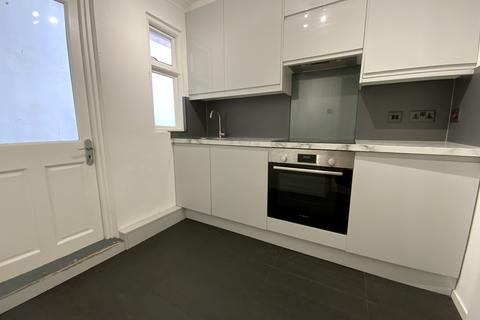 1 bedroom flat to rent, Brunswick Square, Hove