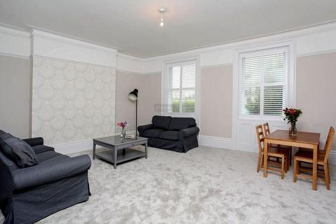 2 bedroom flat to rent, Montpelier Crescent, Brighton