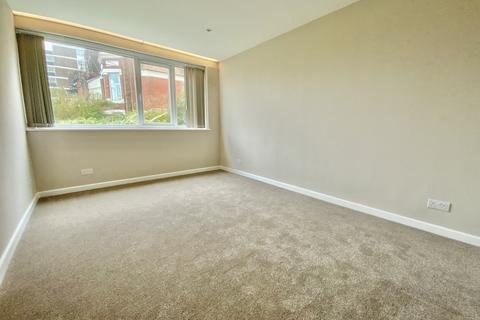 2 bedroom flat to rent, Cromwell Road, Hove