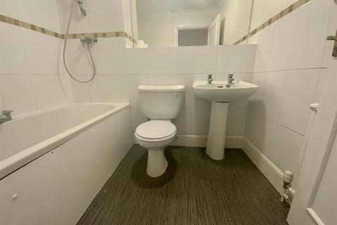 1 bedroom flat to rent, Regency Square, Brighton