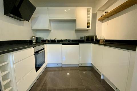 1 bedroom flat to rent, Brunswick Square, Hove