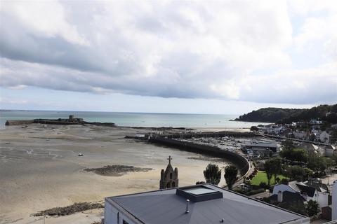 4 bedroom terraced house to rent, A stunning 4 bed 4 bath townhouse in St Aubin