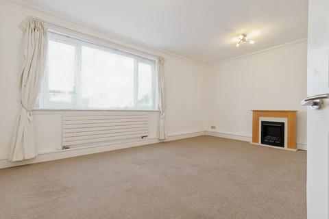 3 bedroom flat to rent, Scott Court, Helensburgh, Argyll and Bute, G84 8BS