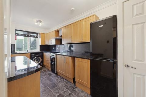 3 bedroom flat to rent, Scott Court, Helensburgh, Argyll and Bute, G84 8BS