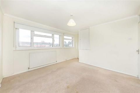 2 bedroom maisonette to rent, Alanthus Close, London SE12