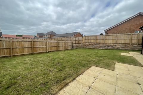 3 bedroom house to rent, 16 Howkeld Close, Kirkbymoorside