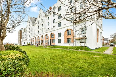 1 bedroom apartment for sale, Grand Avenue, Worthing BN11