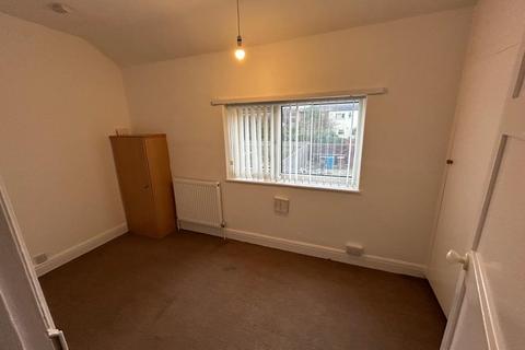 2 bedroom terraced house to rent, Kathleen Road, Hull, East Riding of Yorkshire, HU8