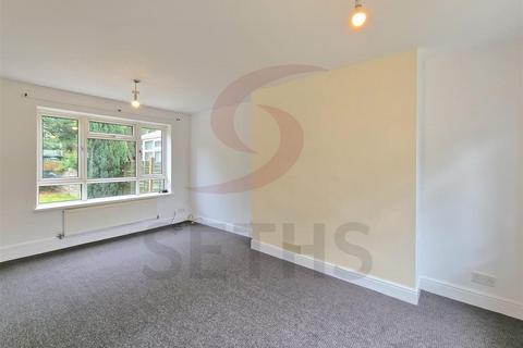 2 bedroom end of terrace house to rent, Aisne Road, Leicester LE18