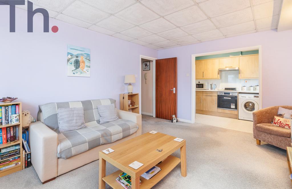 Kitchen &amp; Lounge