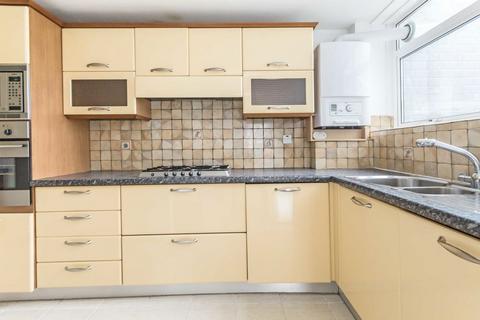 3 bedroom flat to rent, Heronsforde, London W13