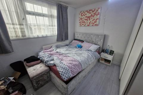 3 bedroom end of terrace house for sale, Waleys Close, Luton LU3