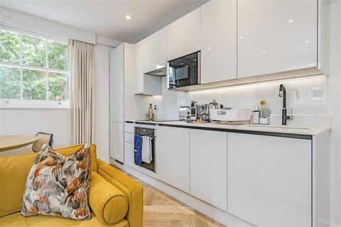 1 bedroom flat to rent, Charlotte Street, London W1T