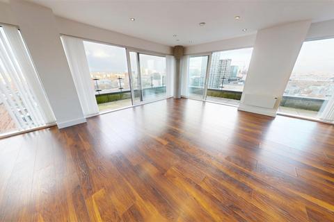 2 bedroom penthouse for sale, Rivergate House, Wilburn Basin, Ordsall Lane