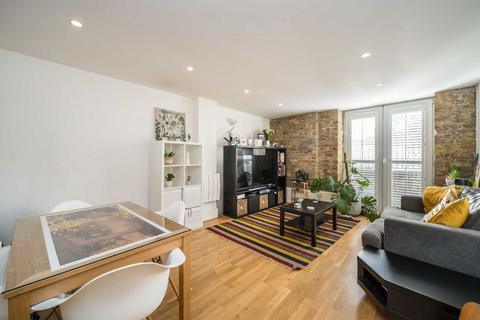 Flat 1, Cubitt Wharf Storers Quay, London, E14 3BF