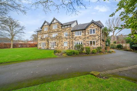 2 bedroom flat for sale, Park Crescent, Roundhay, Leeds, LS8