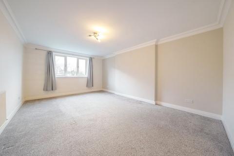 2 bedroom flat for sale, Park Crescent, Roundhay, Leeds, LS8