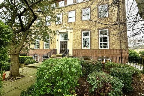 Greenview Close, London, W3