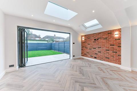 46 Albemarle Gardens, New Malden, KT3 5BD