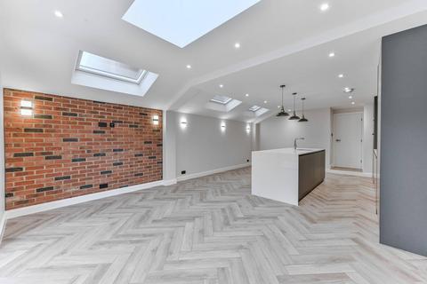 46 Albemarle Gardens, New Malden, KT3 5BD