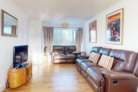 2 bedroom maisonette for sale, Clay Hill Road, Basildon, Essex, SS16