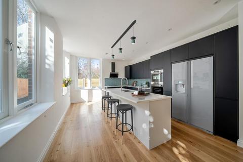 3 bedroom semi-detached house for sale, Lawn Road, Beckenham