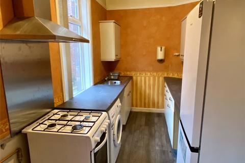 2 bedroom terraced house to rent, Well Street, Dewsbury, WF12