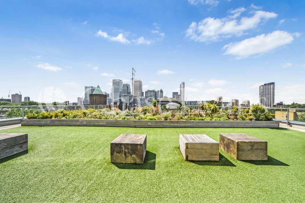 Moro Apartments, New