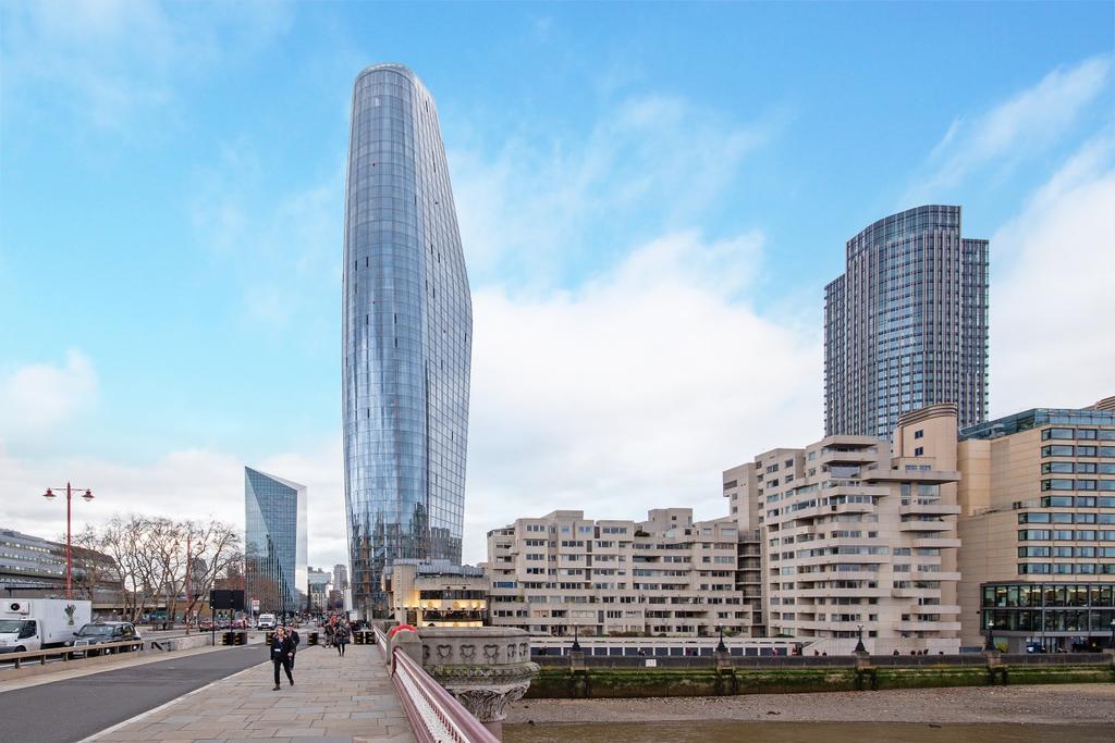 External One Blackfr