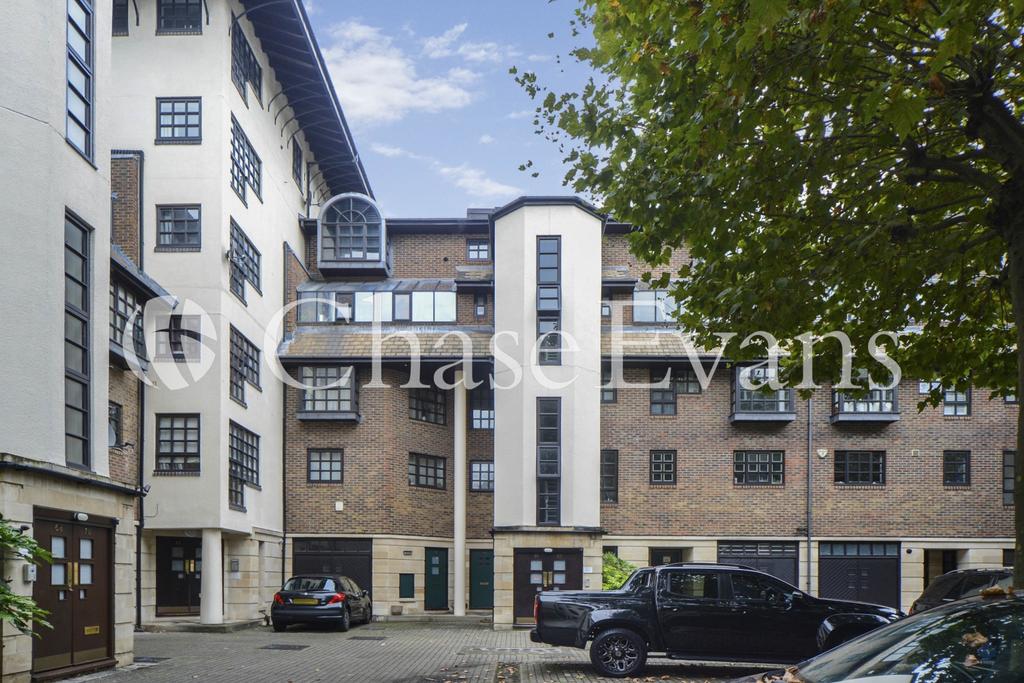 Rope Street, Surrey