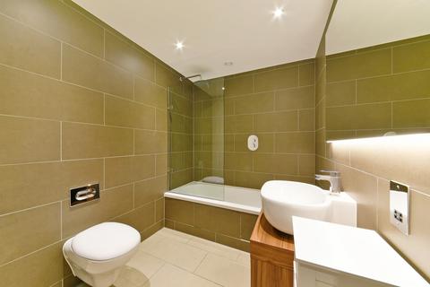 undefined, Whitechapel High Street, Aldgate, London, E1