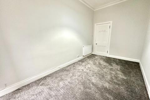 2 bedroom flat to rent, Alexandra Parade, Dennistoun, Glasgow, G31