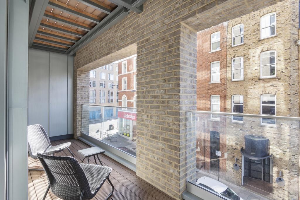 Apartment in London - More