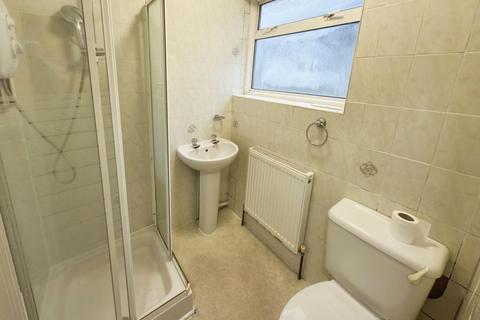 12 Reynolds Close, Carshalton, SM5 2AY