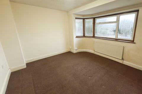 12 Reynolds Close, Carshalton, SM5 2AY