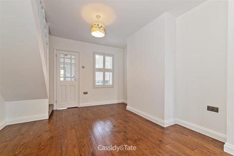 2 bedroom terraced house to rent, Upper Culver Road, St Albans