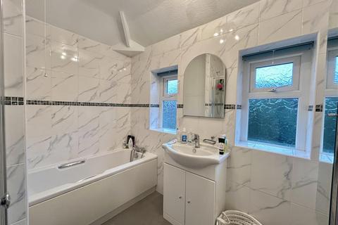 21 Brookwillow Road, Halesowen, B63 1BS