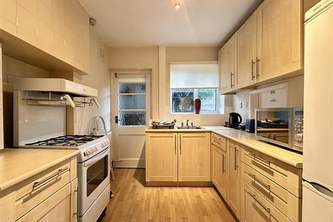 21 Brookwillow Road, Halesowen, B63 1BS