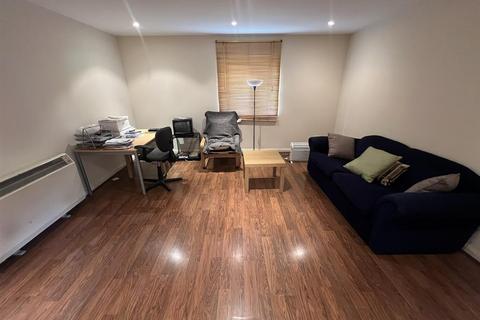 1 bedroom apartment to rent, Hamlet Square, London