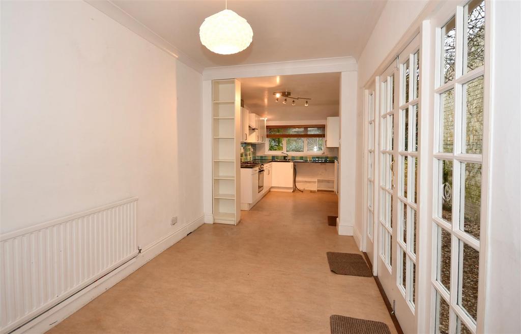 Kitchen/dining