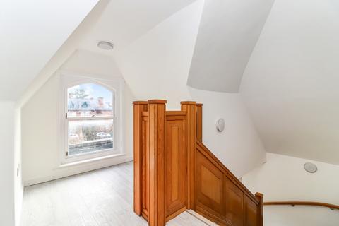 2 bedroom penthouse for sale, Amersham Hill, Bucks HP13