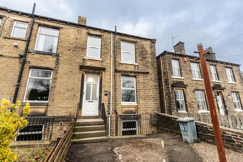 2 bedroom end of terrace house to rent, Victoria Street, Lindley, HD3