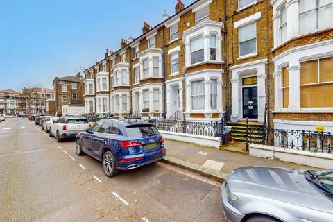 2 bedroom flat to rent, Batoum Gardens, London W6