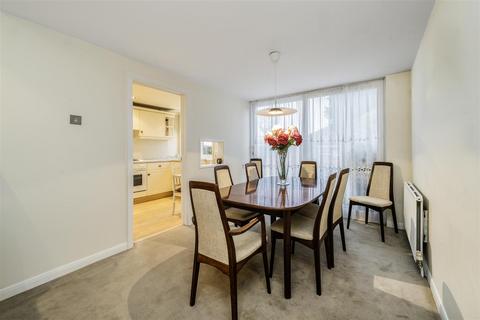 36 Derwent Crescent, Stanmore, HA7 2NF