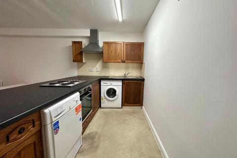 Studio to rent, Floyd Road, London