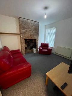 3 bedroom house to rent, Blaydes Street, Hull HU6