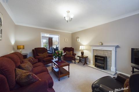 4 bedroom detached house for sale, Cumberland Close, Aylesbury, Buckinghamshire