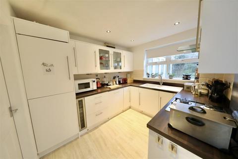 3 bedroom link detached house for sale, Tudor Drive, Hull