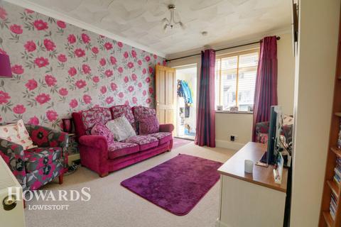 3 bedroom terraced house for sale, Cambridge Road, Lowestoft