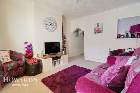 3 bedroom terraced house for sale, Cambridge Road, Lowestoft